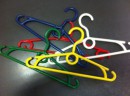 Детские вешалки с поворачивающимся крючком цветные ПО-5